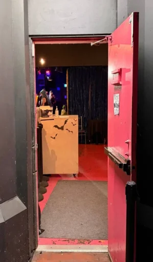 벤쿠버 나이트 러닝과 분위기 도심 속에서 달린 잊지 못할 밤 2025년 11월 10 벤쿠버 다운타운 펍