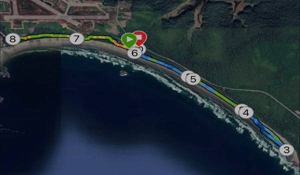 벤쿠버 아일랜드 자동차 여행 Cathedral Grove Long Beach 2025년 11월 13 Long Beach 해변에서 러닝하는 모습